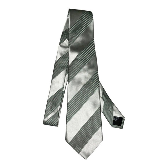 HUGO BOSS MEN'S TIE 100% SILK MADE IN ITALY Green/Silver NWOT - Picture 1 of 16